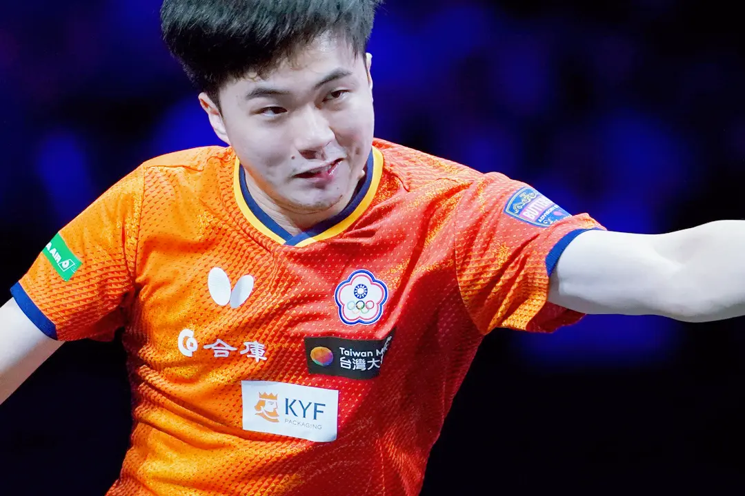 src, 她刚刚包揽