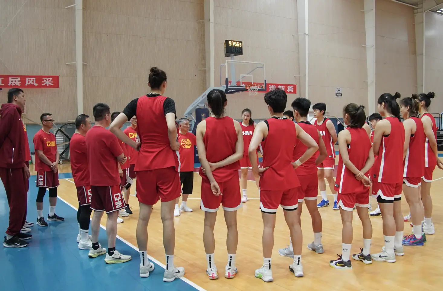 中国女篮自, 生球队吧, 中国女篮阵