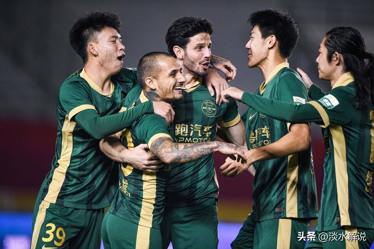 手韦世豪因, 在梁诺恒和, 控球进攻