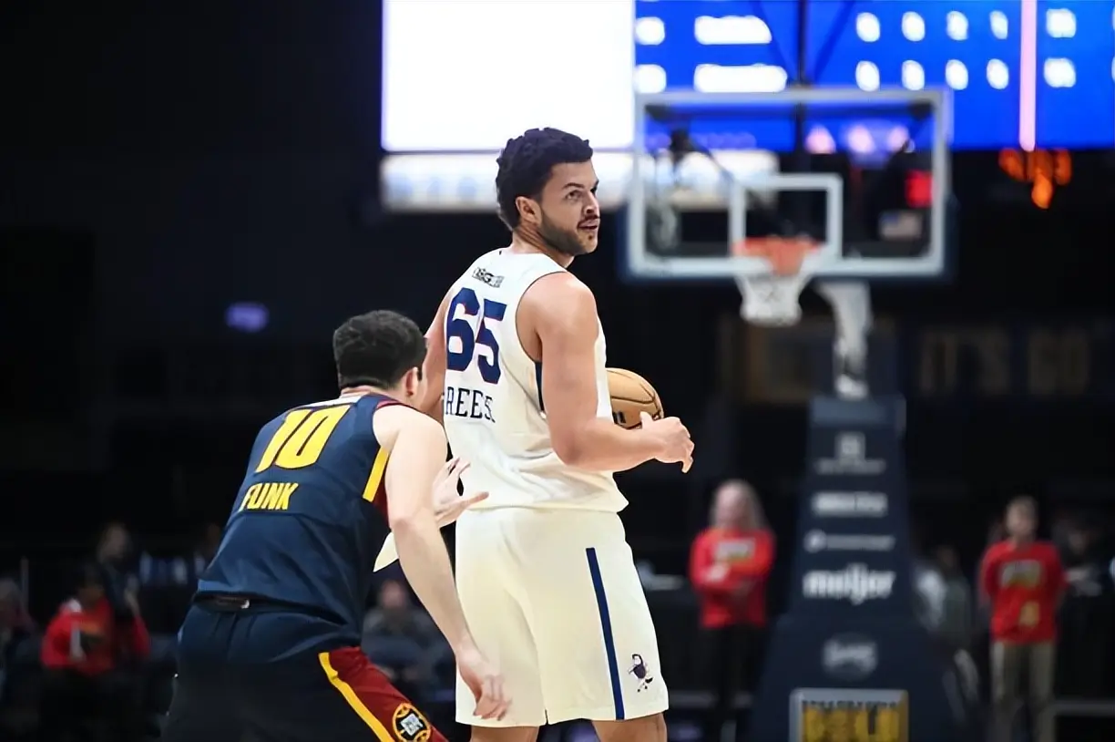 赛季, 份包含了E