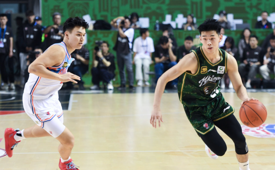 明同曦男篮, 球迷已经迟, 林葳也已经